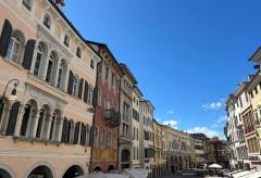 CuriositUdine image-slider-with-thumbnail7.jpeg